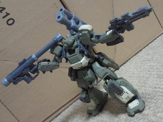 ヘヴィガードII型 夢の2丁持ち bb_hg2_04.jpg